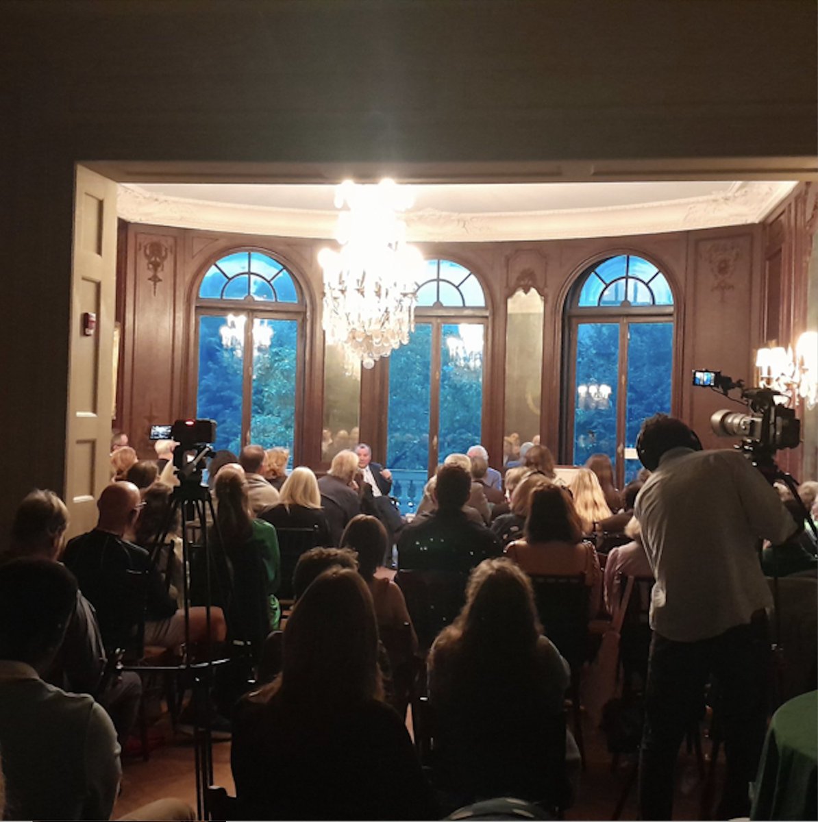Full House at American Irish Historical Society. A  conversation between British author/reporter David Tereshchuk and Irish activist/journalist Don Mullan. From Bloody Sunday to other Global Upheavals.   For more on Tereshchuk's memoir. bit.ly/3B2Ycl4