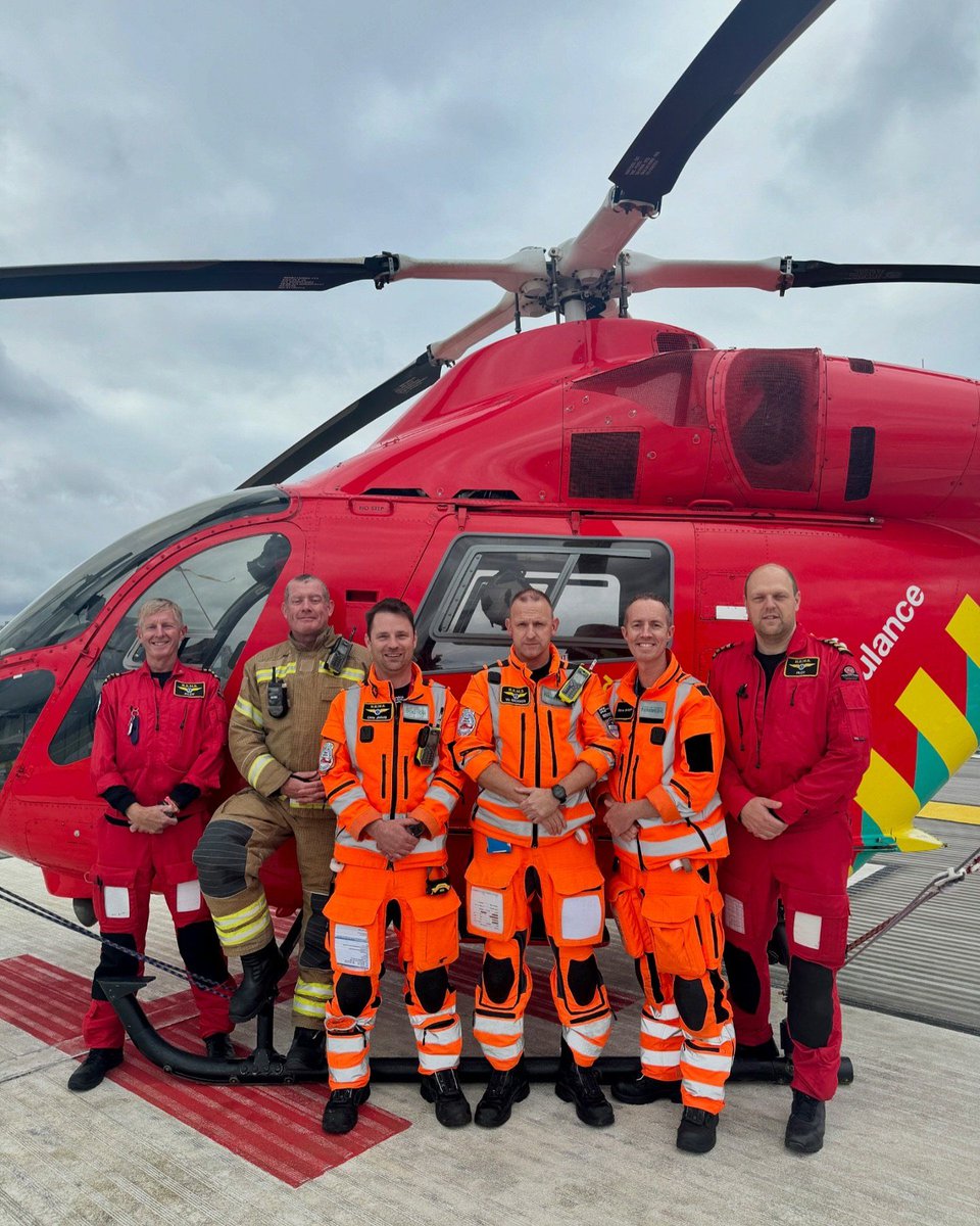 Today’s duty team - their final shift of life-saving missions with G-EHMS 🚁