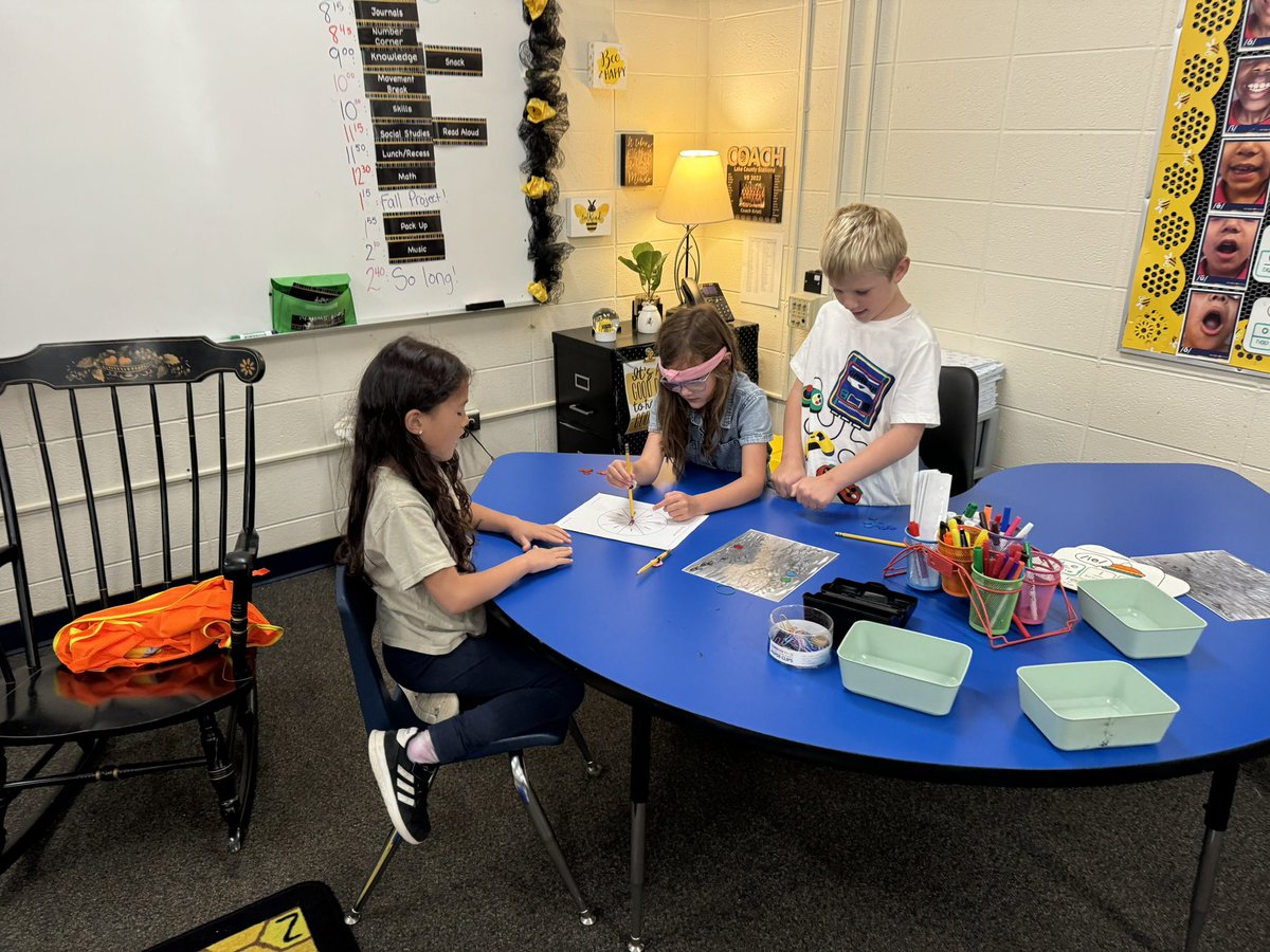 PattersonD70's tweet photo. Reviewing landforms with a fun review game! #d70shinyapple #d70bulldogs https://t.co/AKcj750Cbh