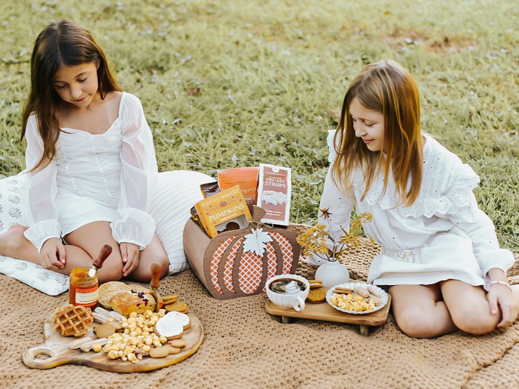 Fall flavors and family time are the ingredients for a perfect season 🍂