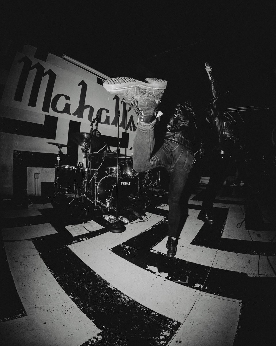 C R E E P E R tweet media