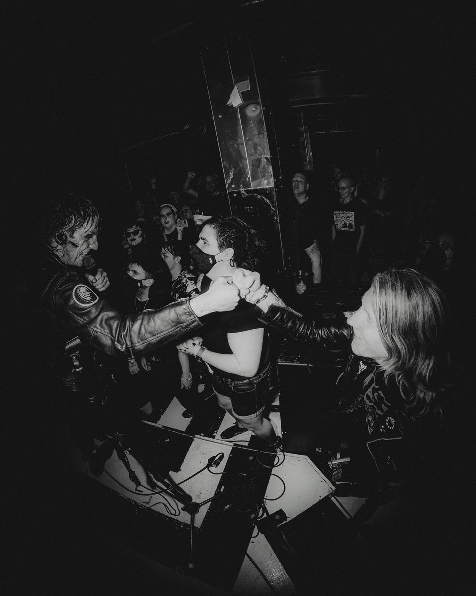 C R E E P E R tweet media