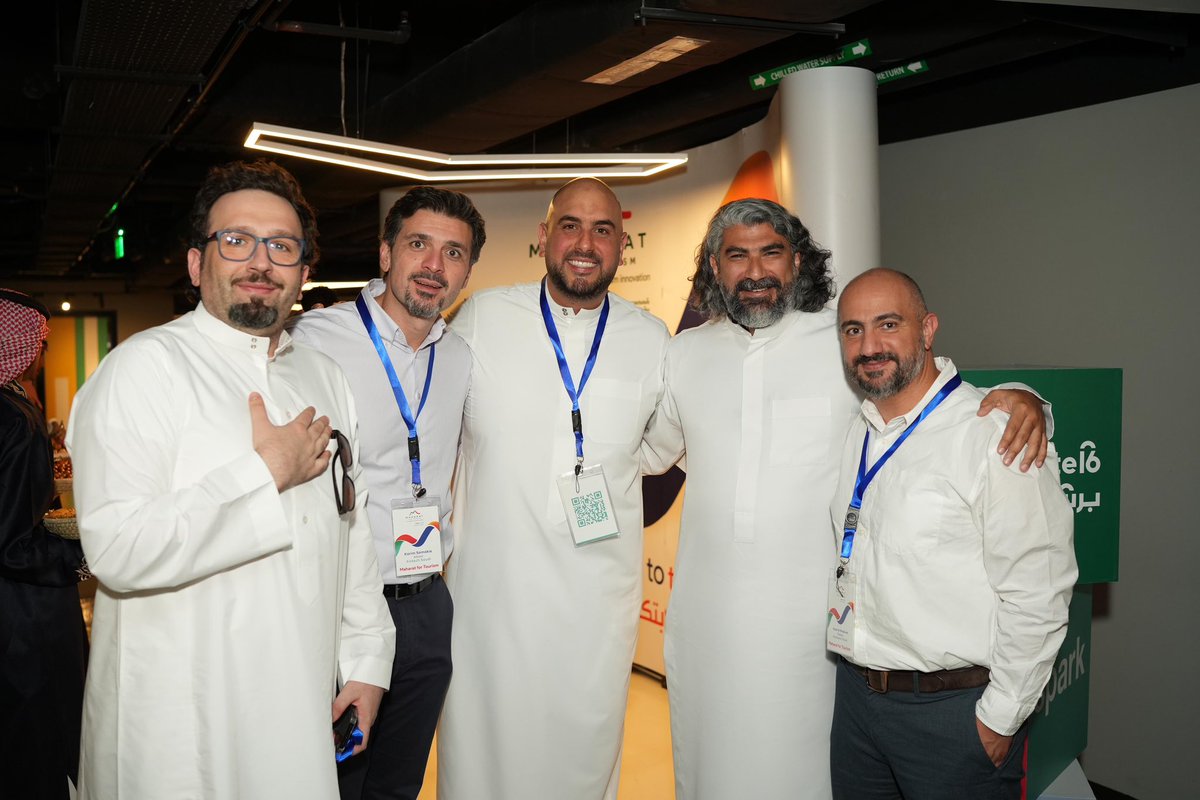 parachute16 | برشوت16 tweet media