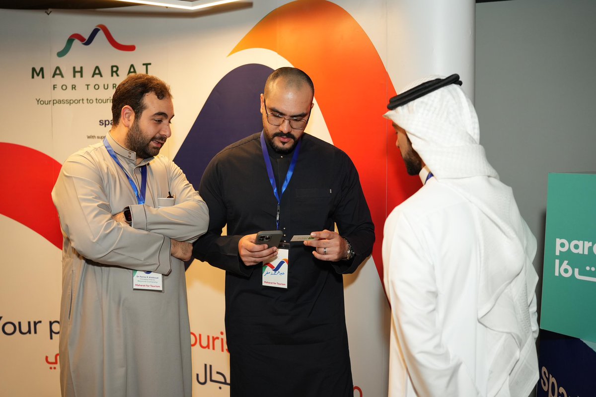 Happening now by #Parachute16 
The launching of Maharat for Tourism by <a href="/SPARKorg/">SPARK</a> with support from <a href="/GoogleArabia/">GoogleArabia</a>