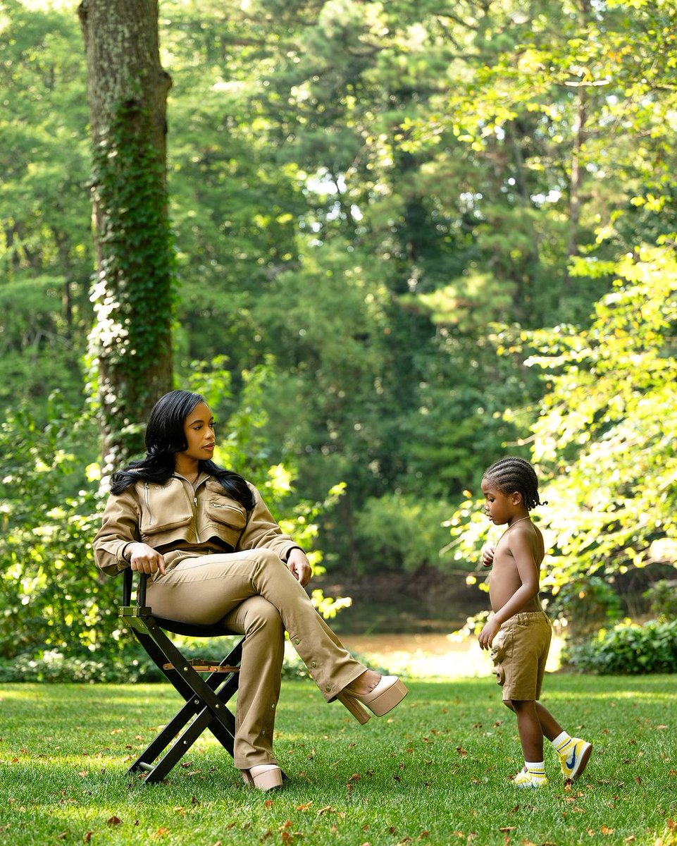 MilanoDiRouge's tweet image. Real heavy on apologizing to my child because mommy is still learning too.

Who else can relate? 

P.S. should we drop the Fort Collection for little ones? 

#milanodirouge #littleones #mommyandme