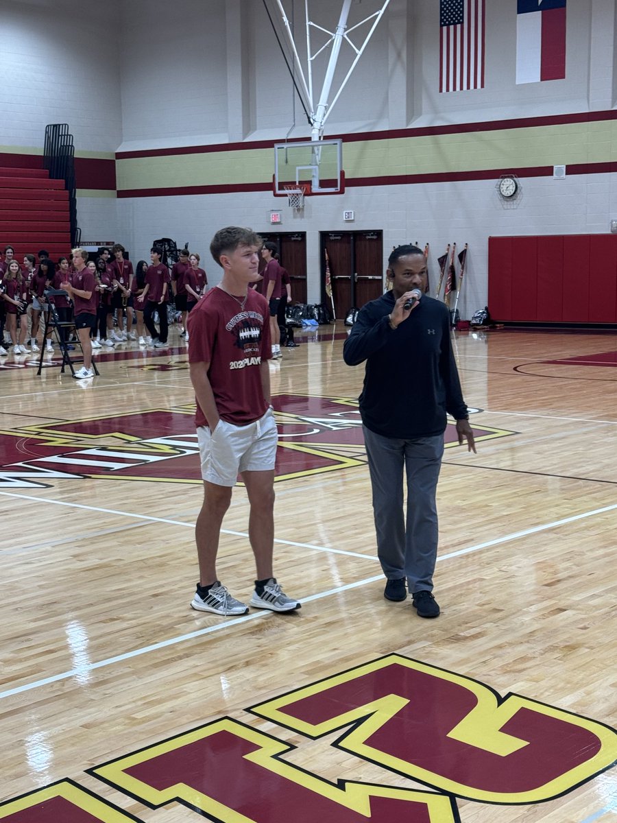 LloydTurnerJr's tweet image. Proud day for @CyWoods212⁩ with our very own, senior Ty Cogdill being recognized by Fox Sports, Making the Grade! We have AMAZING students and athletes, like Ty who live out the Power of 212° everyday — both inside and outside of the classroom! #ProudPrincipal #WeAre212°