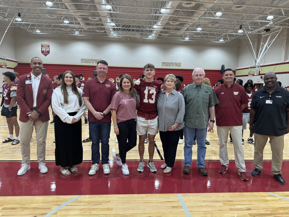 LloydTurnerJr's tweet image. Proud day for @CyWoods212⁩ with our very own, senior Ty Cogdill being recognized by Fox Sports, Making the Grade! We have AMAZING students and athletes, like Ty who live out the Power of 212° everyday — both inside and outside of the classroom! #ProudPrincipal #WeAre212°