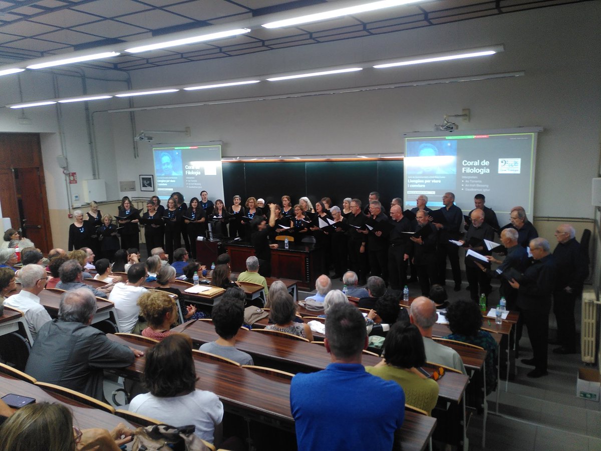 Intervenció de la <a href="/CoralFilo/">Coral Filologia UB</a> de <a href="/FilComUB/">Filologia i Comunicació UB</a> a l'acte d'homenatge a Emili Boix Fuster en motiu de la seva jubilació.

Moltíssimes gràcies per col·laborar-hi, <a href="/CoralFilo/">Coral Filologia UB</a>!