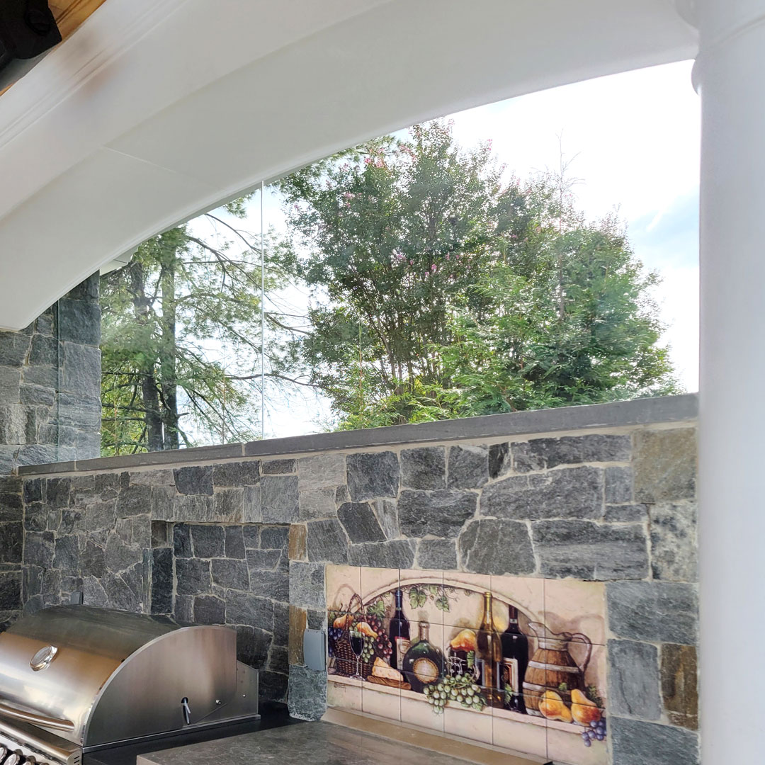 abcglassinc's tweet image. Say hello to your new favorite outdoor accessory! Our partition glass not only adds a touch of elegance to your outdoor space, but also provides privacy and protection from the elements. Perfect for dining al fresco or lounging in style. #outdoorliving #partitionglass #elegance