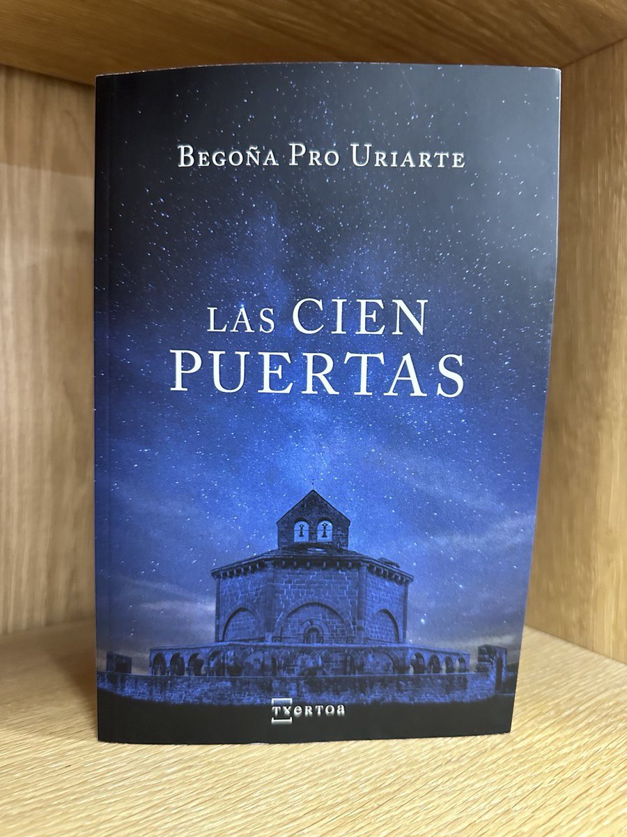 📖 'Las cien puertas'    
✍️ <a href="/bprouriarte/">Begoña Pro</a>.  
#NuevosAutores