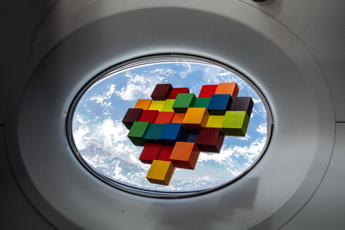 JordanLyall's tweet image. Today marks the final day for Prohibition.art and the last opportunity to mint a Heart + Craft.

As part of this closure today, @ArtOnBlockchain and I will each be minting 1,000 pieces for our personal collections. 

@generativegoods will receive the balance they’ve…