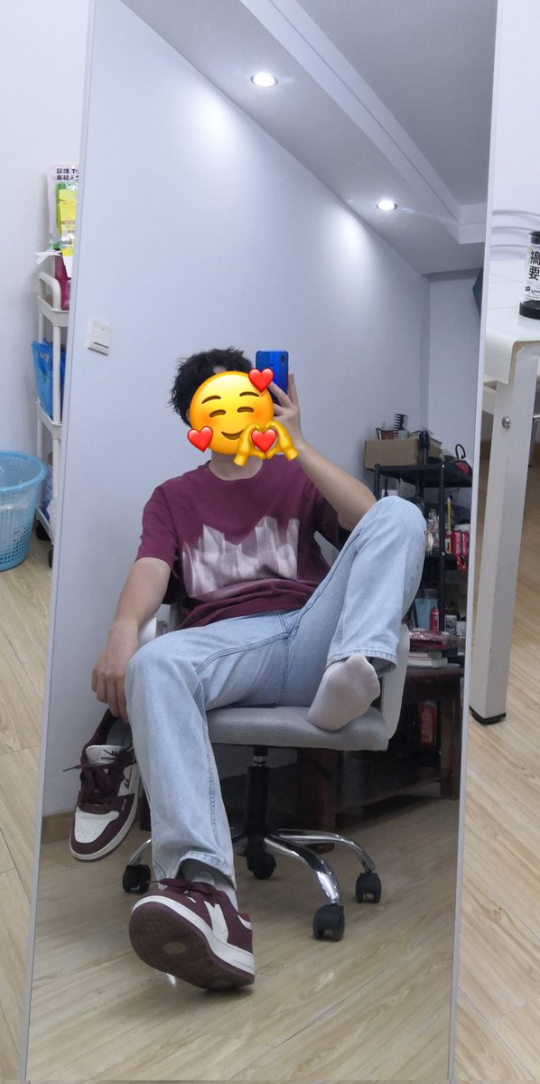 QingxiangT's tweet photo. 怎么说呢，祝大家国庆节快乐吧！ https://t.co/vJyks7kkF0