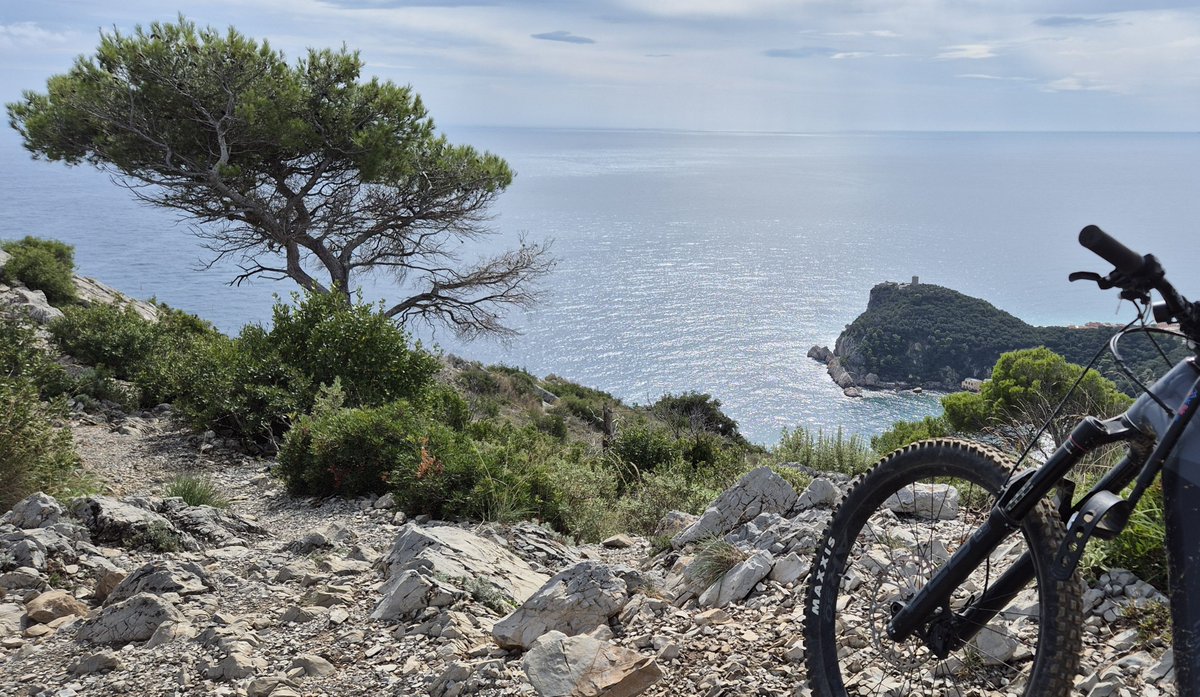 mountainbiker.ch/touren/finale-… - Finale Legure (Italy) - wenns hier mal kälter wird. TourTipp Le Manie-Varigotti