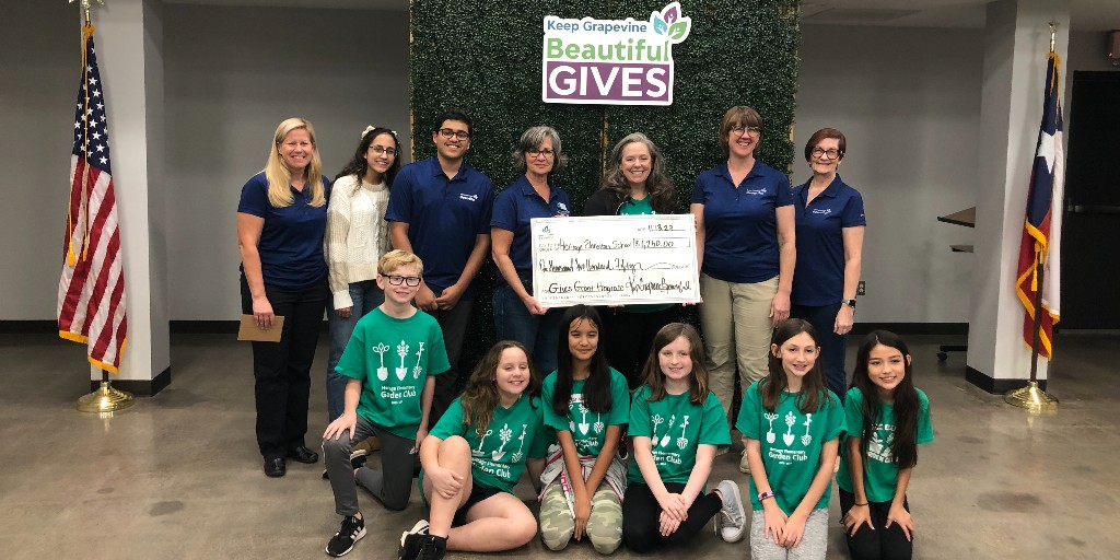 The application period for KGVB Gives is from September 3 to October 8! Winners receive up to $5,000 in funding for projects that champion waste reduction, litter prevention, and beautification. Visit KeepGrapevineBeautiful.org/Gives to submit your application and explore past winners.