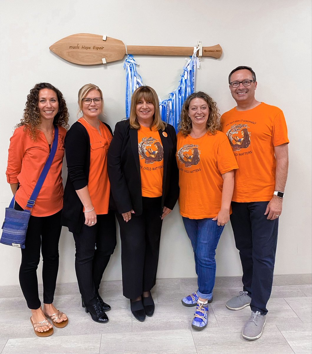 FraserCrew's tweet photo. 🧡As School Trustees, we are committed to all students building intercultural understanding, empathy, & mutual respect by learning with & about Indigenous peoples. Education is key for real change. 📚 Together, we can make a difference. 🧡🤍🧡 #SD23 #sd23ed #sd23learns #ndtr https://t.co/oMzwqkfraA