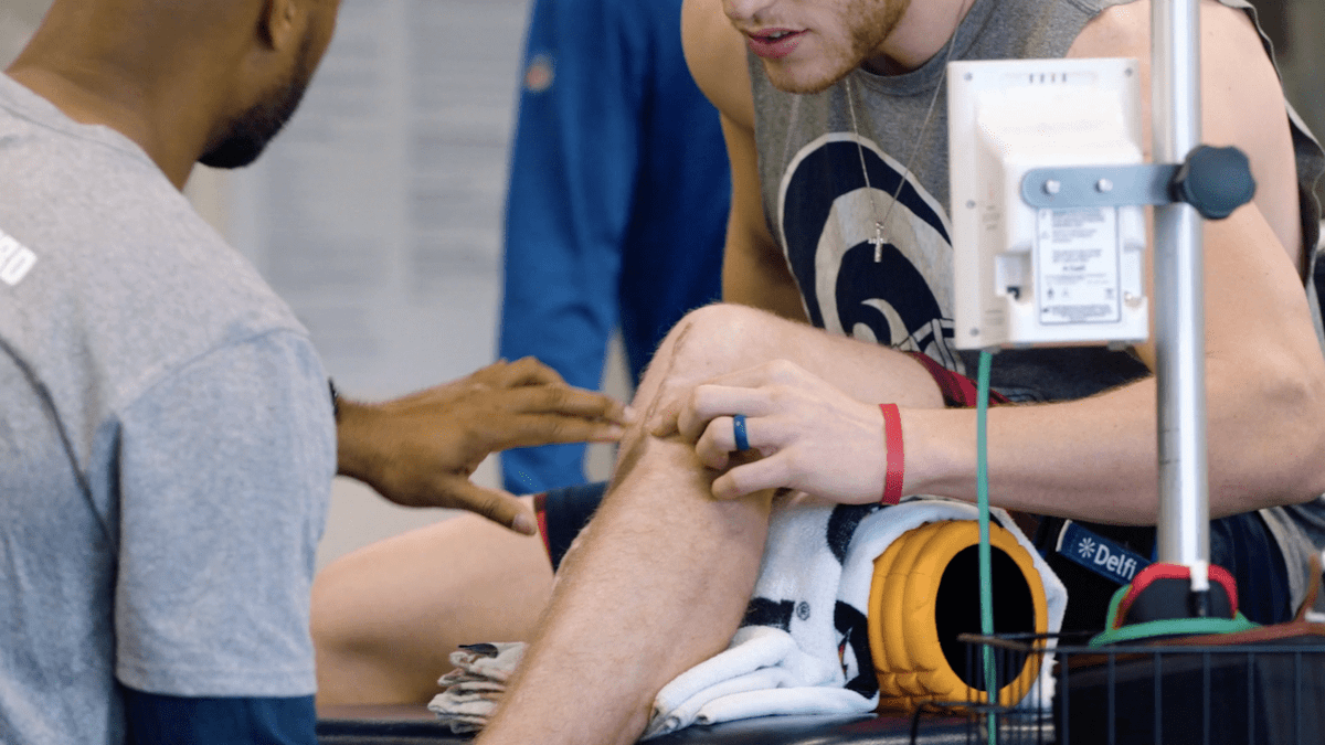 mandiroe's tweet photo. If you're like me, you’re curious about what goes on behind the scenes with NFL athletic trainers! 🏈 This video gives a great look at their crucial role in keeping players healthy and in the game. Check it out! https://t.co/sXVle4NQUQ https://t.co/KnMnvMLypG