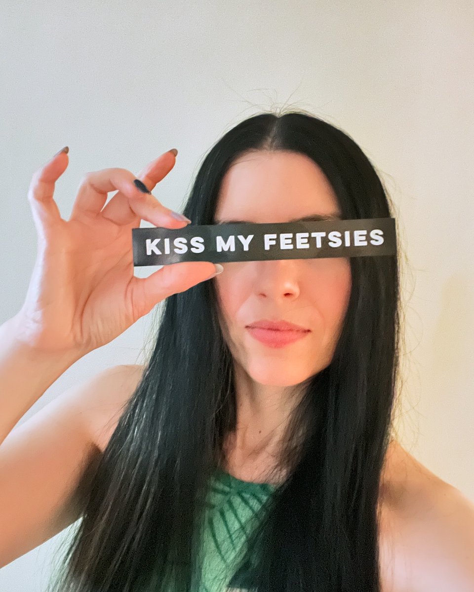 You have about 11 hours to claim your magnet! Go to patreon.com/srvvlgd and become an A&amp;R rep, CEO or investor today (9/30)! Thankfully this means I can stop bugging you about it tomorrow :) &lt;3 xo
