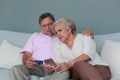 mpoweredfinance's tweet image. Signs include lending or giving away money, sudden changes to wills and signing legal and financial documents they don’t understand. advisorstream.com/read/financial…