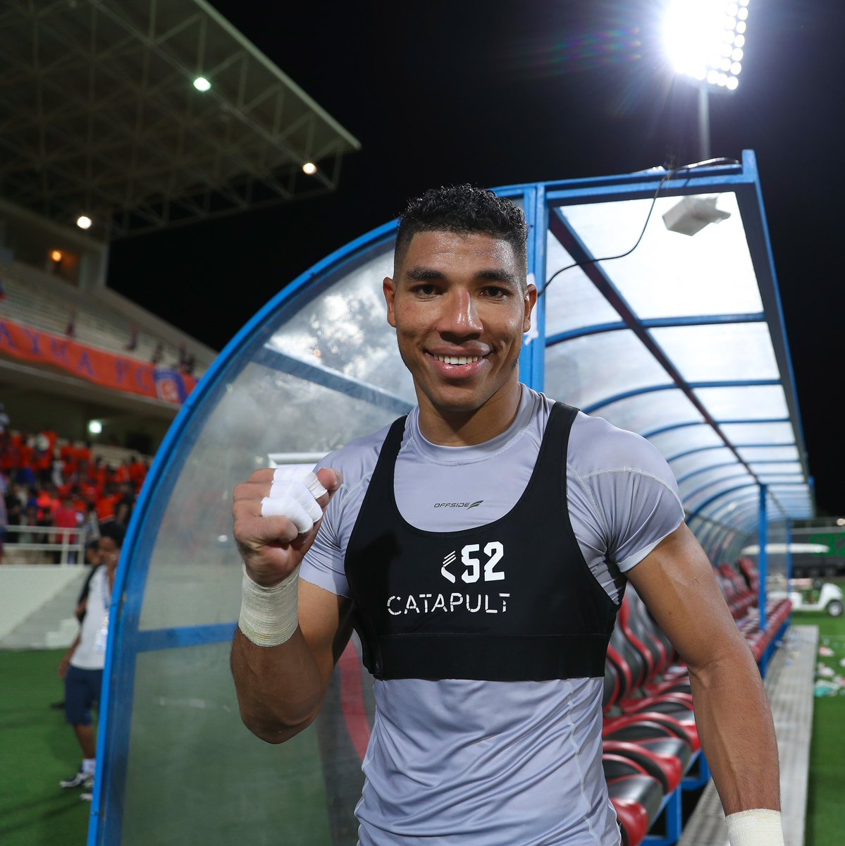 *Claro que lo seguiré intentando hoy y también 
mañana, porque no me queda de otra, aquí 
yo no freno,sigo hacia adelante.
Persevero,lucho,insisto y lo logro.🙏🏼💪🏽👊🏼

Dios es bueno y Fiel🙏🏼

#DiosBendice #NoTeDetengas #LoMejorEstaPorVenir #Reusch🧤
             ❤️Fe&amp;Confiaza👊🏼