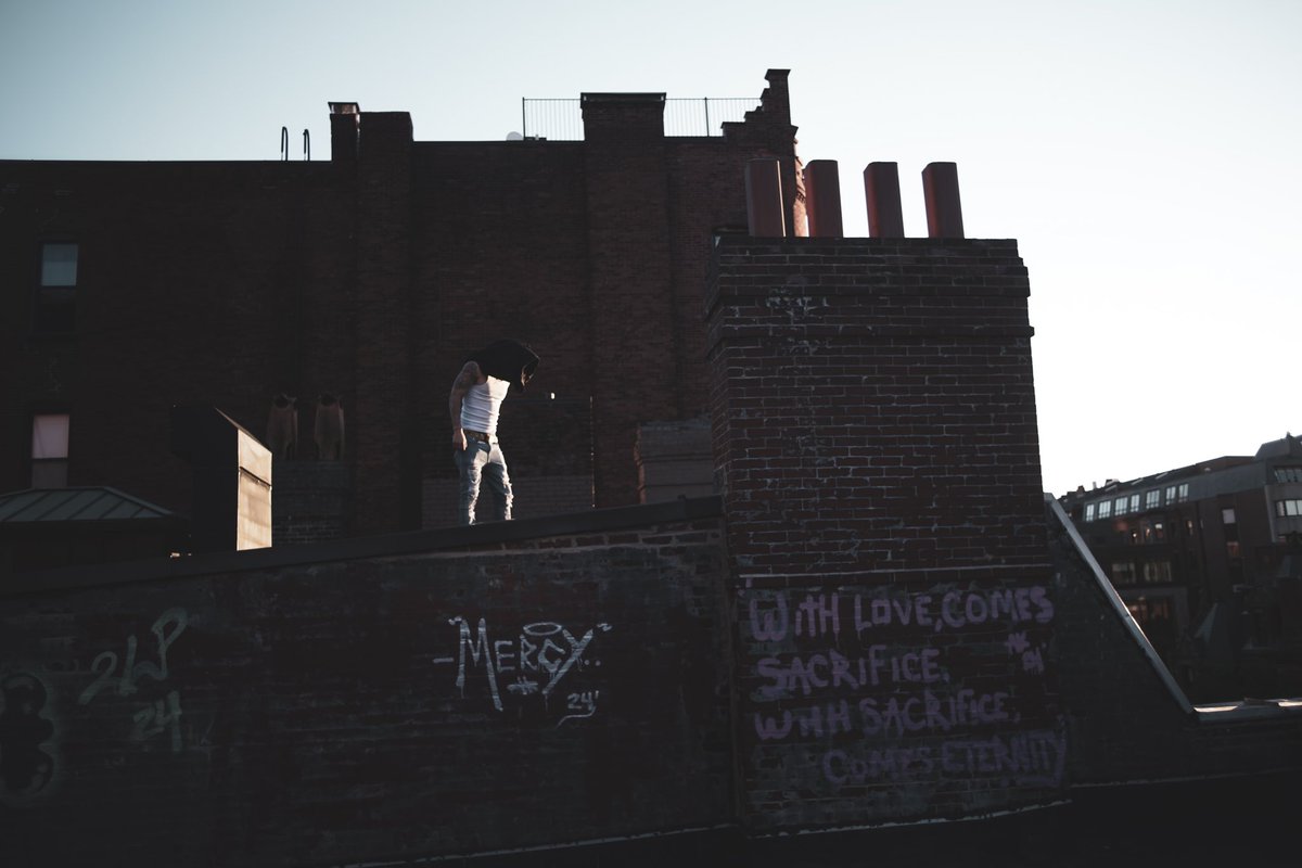 _ryantorress's tweet photo. Photoshoot for my album Boston 8pm https://t.co/BFbjfWCg3W