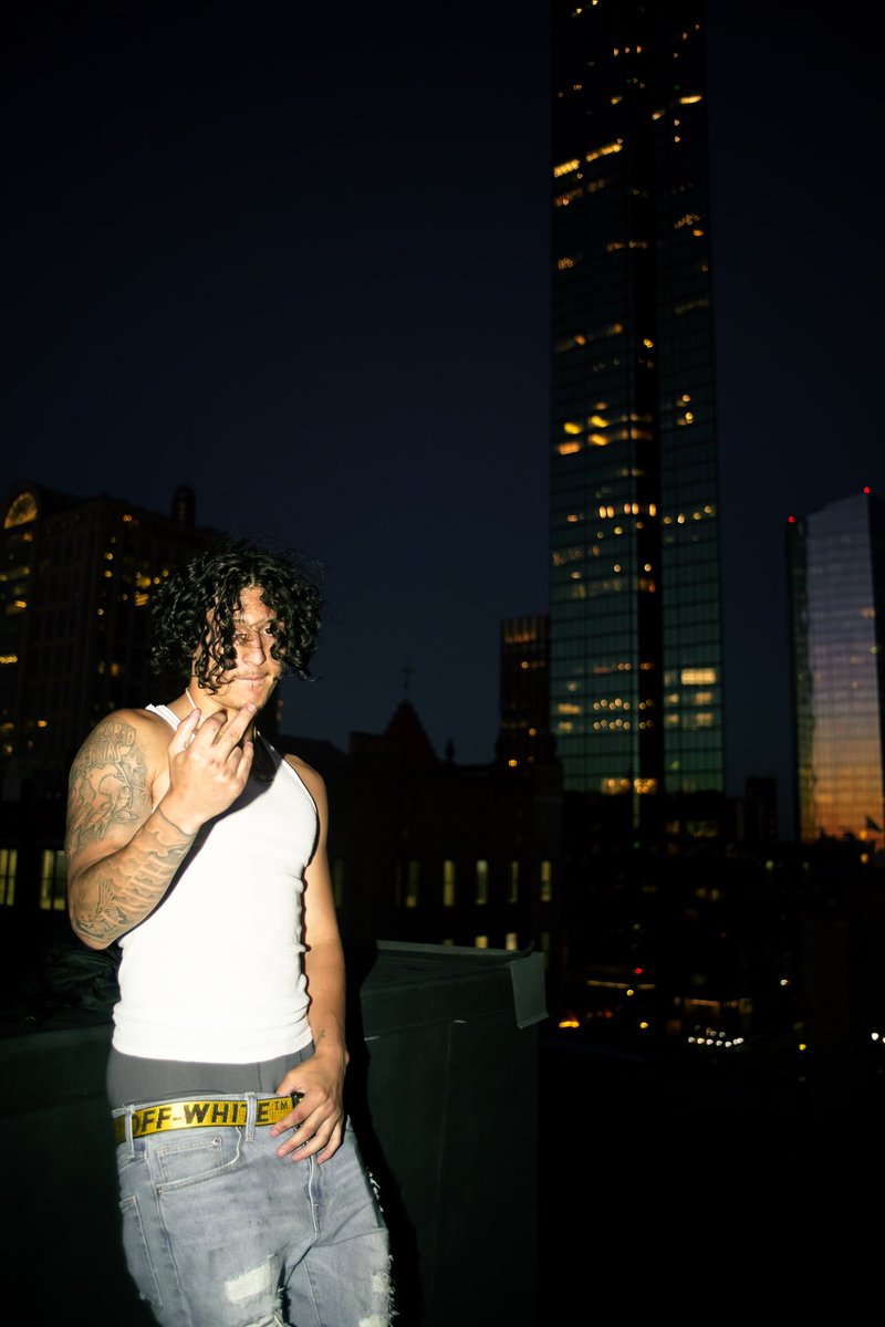 _ryantorress's tweet photo. Photoshoot for my album Boston 8pm https://t.co/BFbjfWCg3W