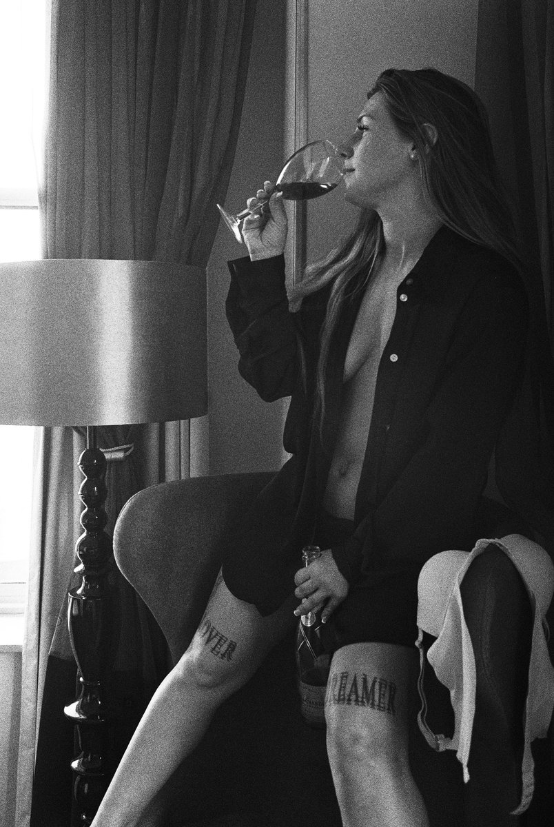 cliftonloosier's tweet image. Room service #35mm #hp5