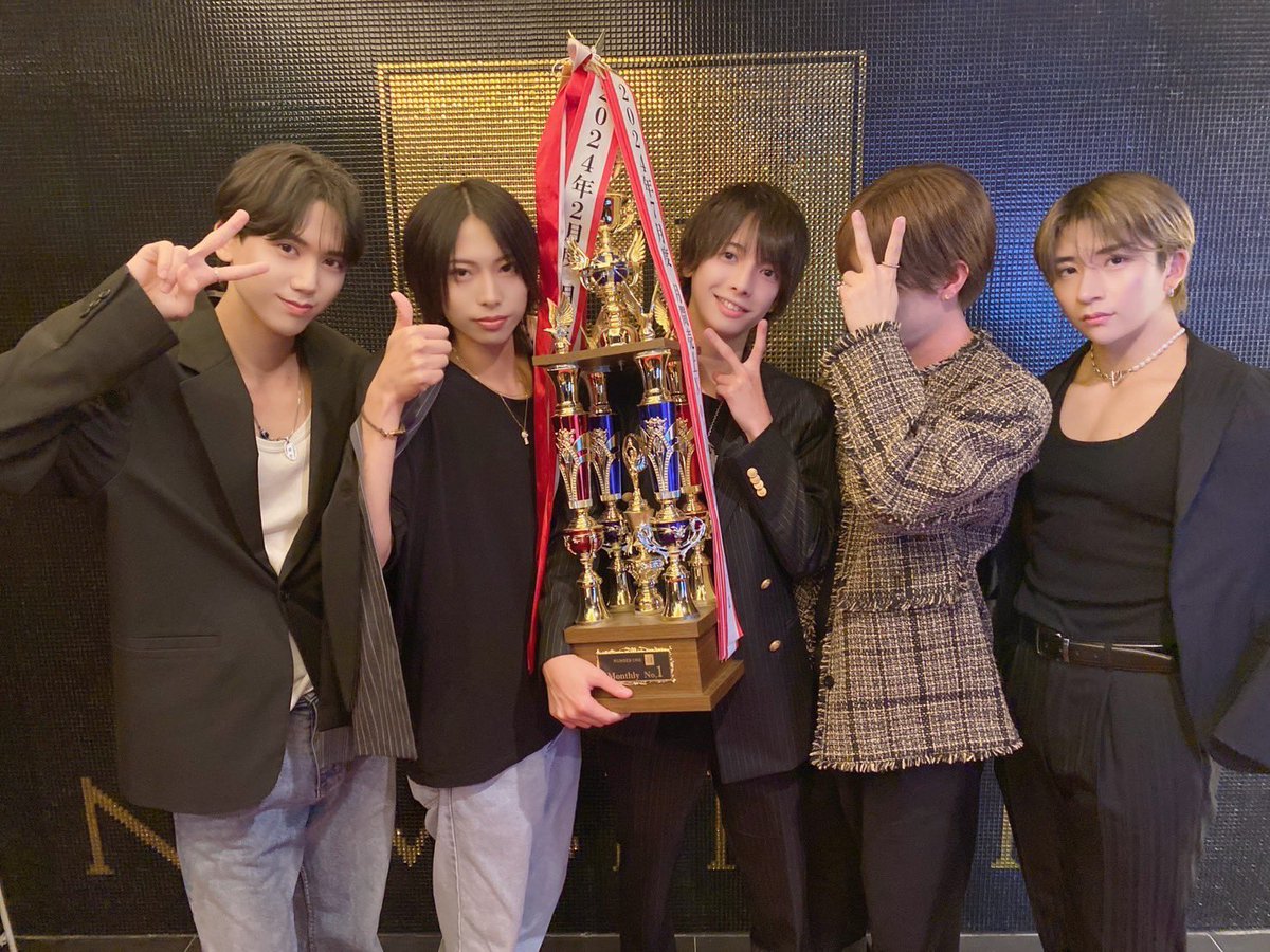 NUMBER_ONE2021's tweet photo. 2024.9月度No.速報
⁡
【売上No.】
🥇   wataru代表👑 V4
🥈   CHIHARU CP
🥉   xxx VP
4位  ユウキCP
5位  しゅんCP
⁡
【指名No.】
🥇  wataru代表👑V9

【昇格者】
涼宮ハルヒ→CP

9月もご来店誠にありがとうございました！
次回営業日は10/2(水)とさせて頂きます🙇‍♂️

#1番が似合う男たち https://t.co/9aOkcZixl0