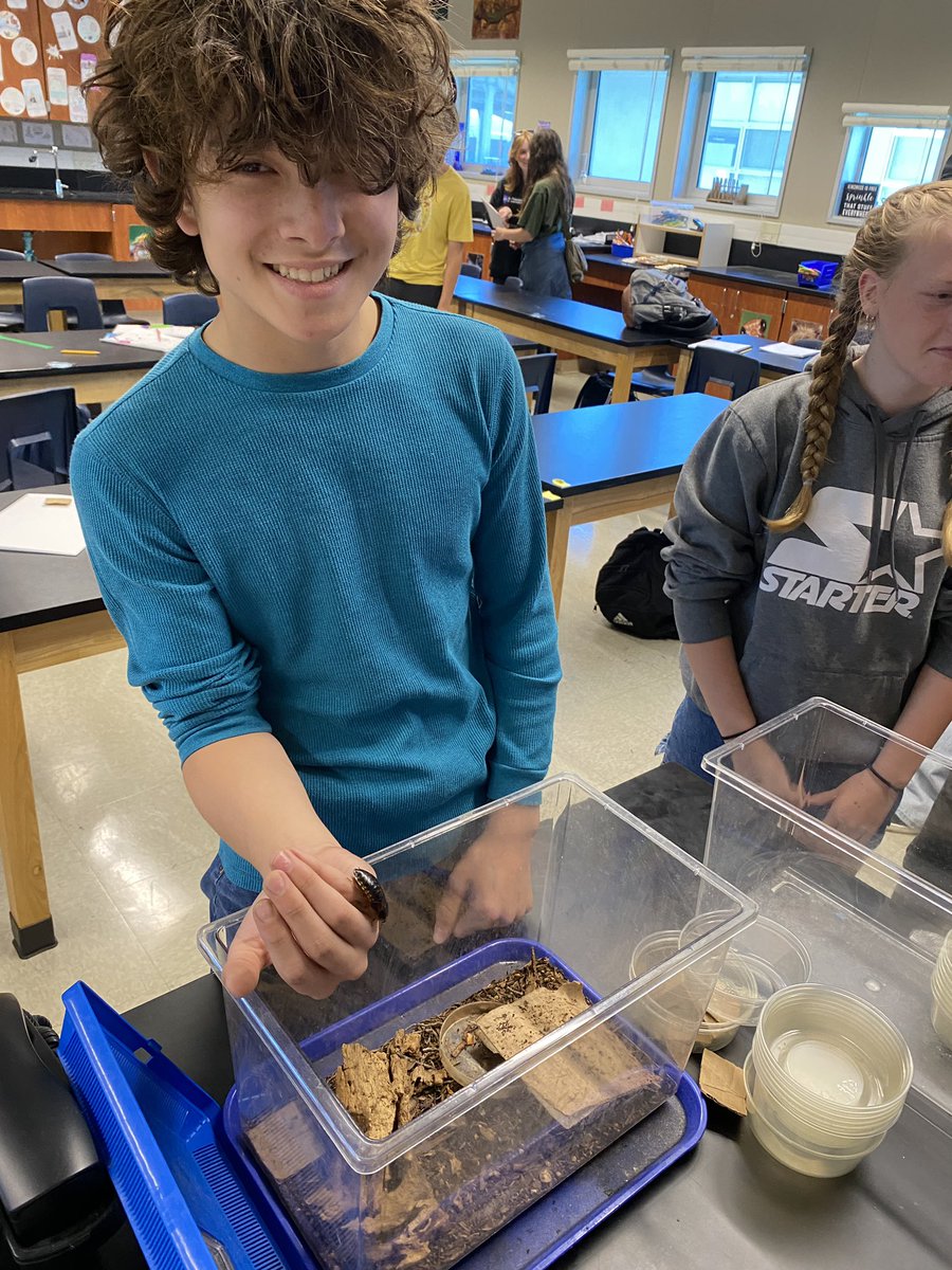 MrsHullSMS's tweet image. 🧑‍🔬🔬 8th grade science classes observed and sketched 🪳 Madagascar Hissing Cockroaches in class! 📝👀 #ScienceClass #sequoiamiddle