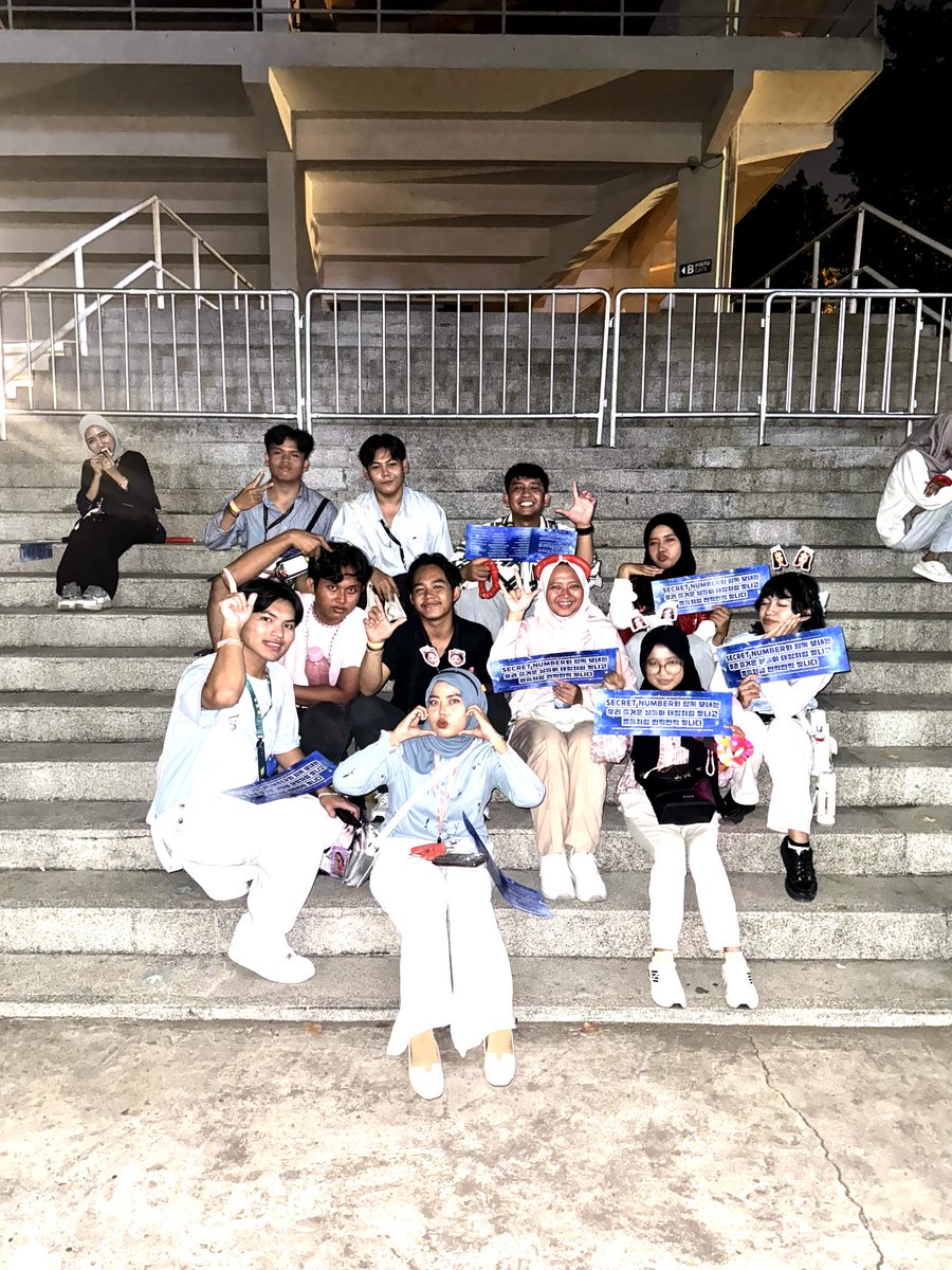 Z_illaaa0's tweet photo. #SECRETNUMBER_pasSworLd_in_Jakarta

ෆ⁠╹⁠ ⁠.̮⁠ ⁠╹⁠ෆ https://t.co/VD1plHTayX