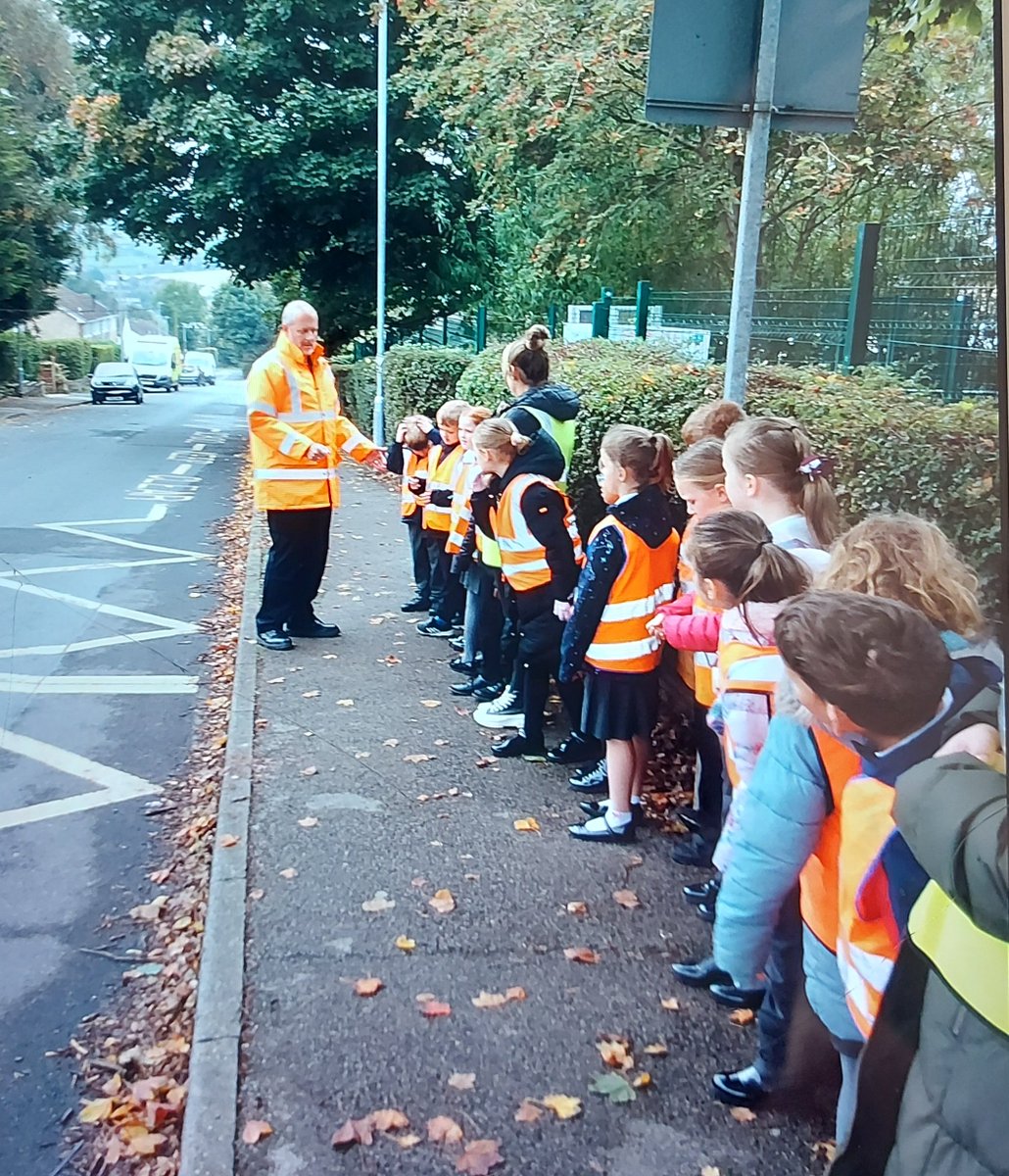 Year Three were visited on Wednesday this week by the Kirklees Road Safety team. All the information and practical training has definitely made us better pedestrians and we are much more aware of safe places to cross.
#MMY3 # MMPSHE