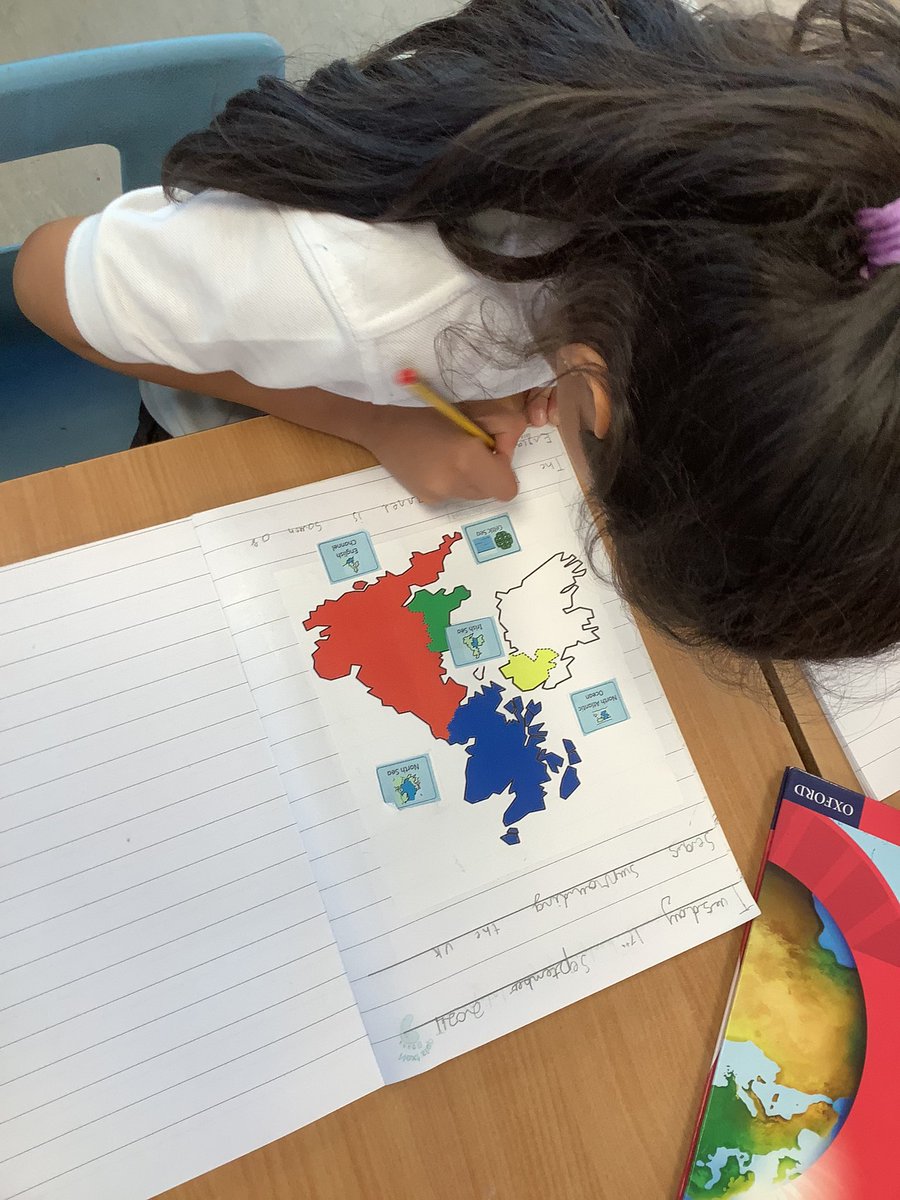 GaskellPrimary's tweet image. Using atlases and google earth to identify the UK's surrounding seas. We then used our locational knowledge to describe the seas in relation to the countries in the UK @ExploreGaskell