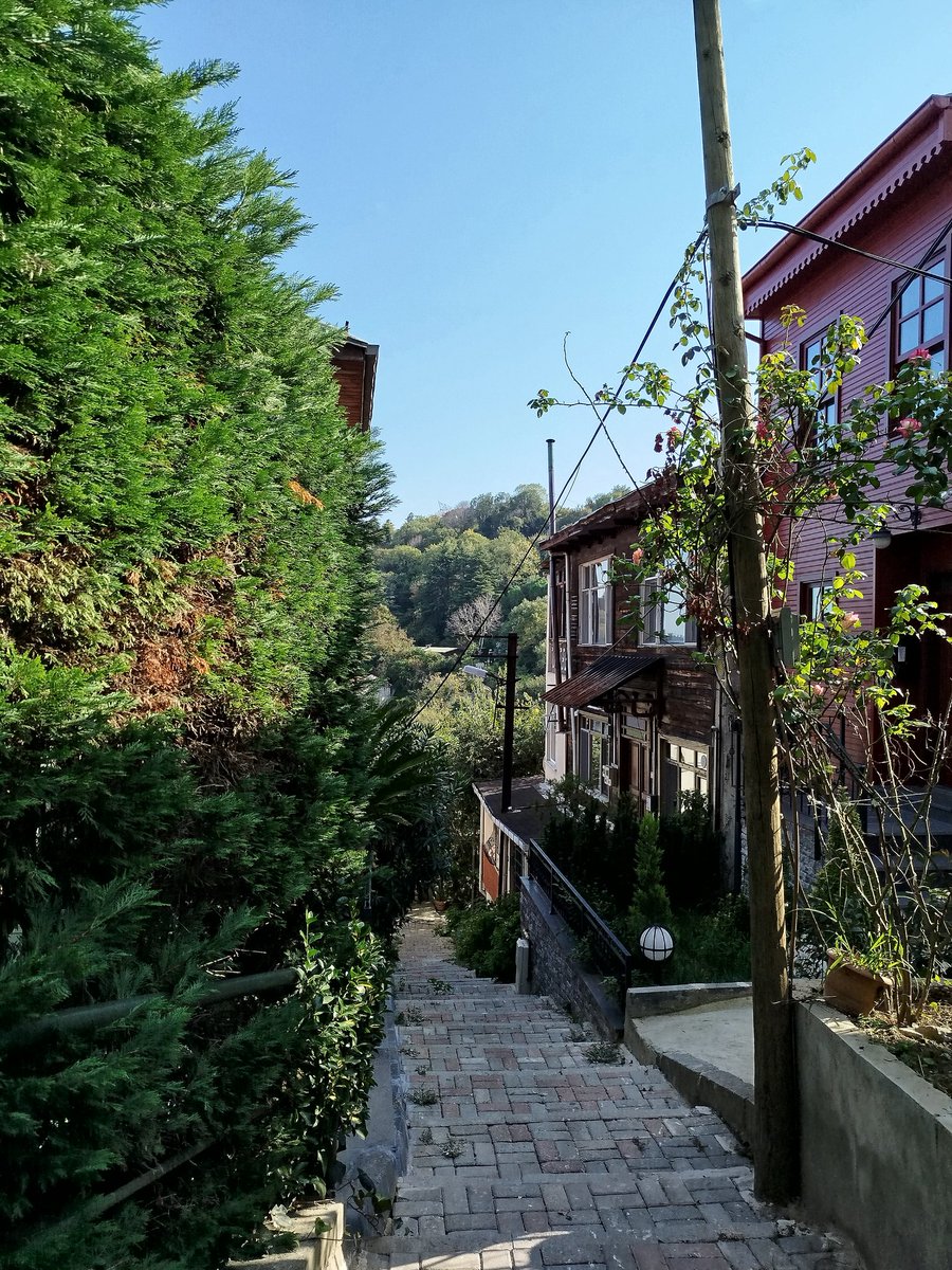 Ve tam zamanıdır evin, ailenin, tatlı hoş sohbetlerin, gönülden sıcacık mutlulukların... Hoş gel Ekim...