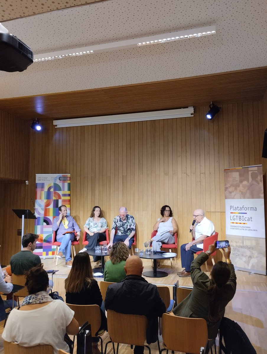 Commemoració del desè aniversari de la llei 11/2014 per garantir el drets LGBTI i per eradicar l'homofòbia, bifòfia i transfòbia al <a href="/BarcelonaLGTBI/">Centre LGTBI de Barcelona</a> 
Destacar que els avenços van venir de la mà d'entitats i cal agrair a la <a href="/plataformalgbti/">PlataformaLGTBIcat</a> la tasca feta.
Seguirem lluitant✊🏽🏳️‍🌈