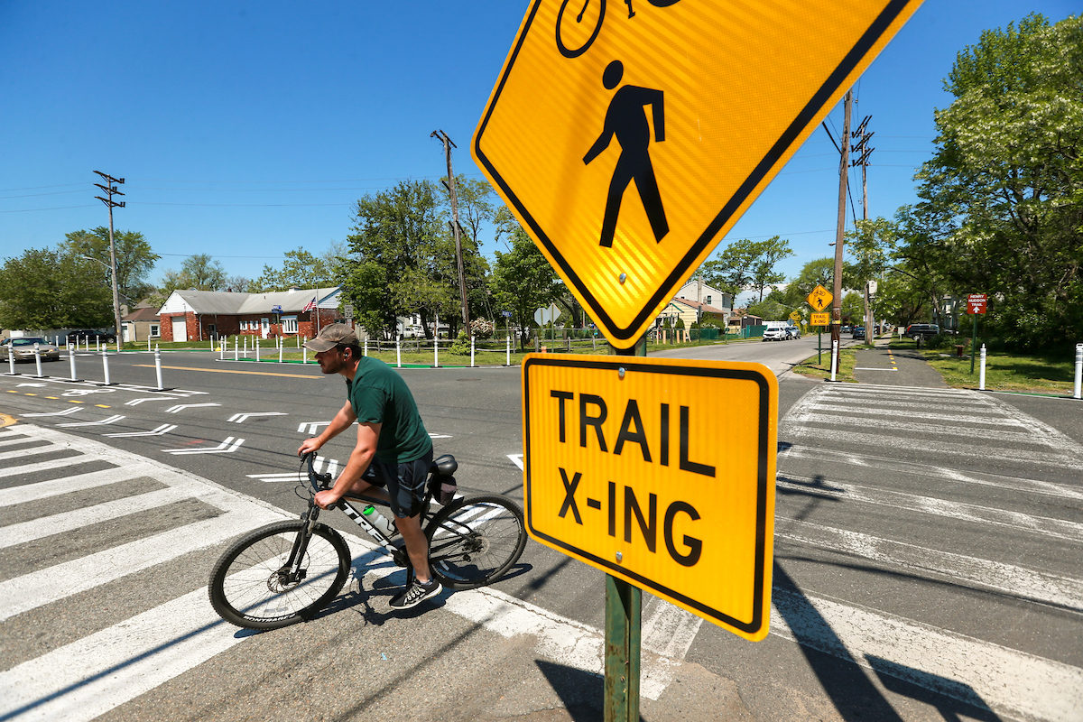 NJTPA's tweet image. 🚴‍♂️NEXT WEEK🚴🏽‍♀️ @RideWise will host a webinar, &quot;Creating a Rails to Trails Network in #CentralJersey,&quot; featuring speakers from the @railstotrails Conservancy, @SomersetCntyNJ Planning, and NJTPA. Register here: l8r.it/nleS
#railstotrails