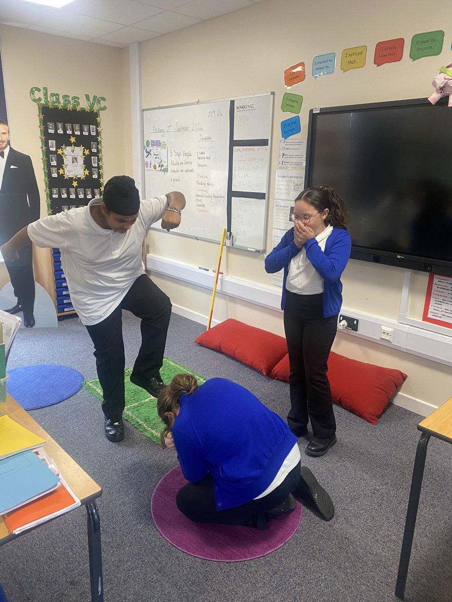 latimerprimary's tweet image. In PSHE, #ClassVC learnt about the importance of not being a bystander but an upstander! Brilliant freeze frames Year 6 🌟 #LatimerPSHE #3SafePeople