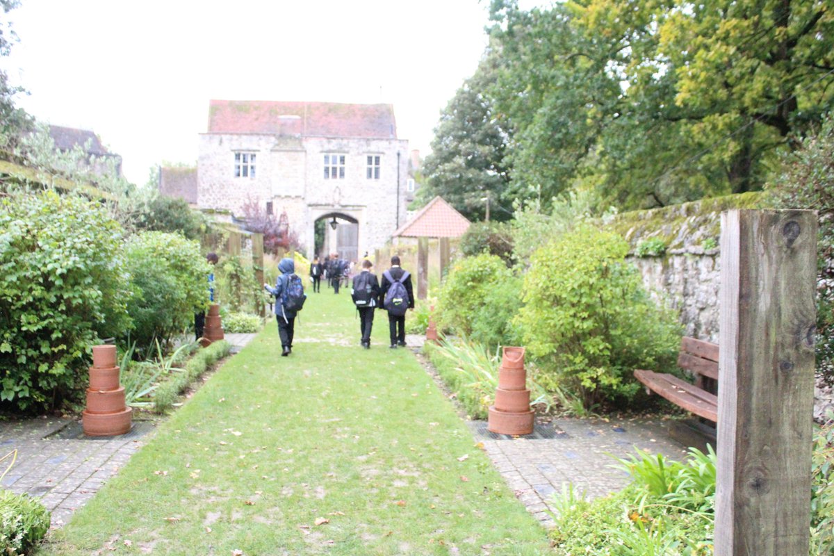 St_JohnFisher's tweet photo. Fri 27th Sep saw the annual year 7 pilgrimage to Aylesford Priory. Mass was led by Father Peter Ehinmiro, who reminded us through our scripture reading from Ecclesiastes, that 'now is the time, now is our time'. @FriarsThe @RCSouthwark @Education Service #WeArePilgrimsOfHope https://t.co/blgZAxZfjb