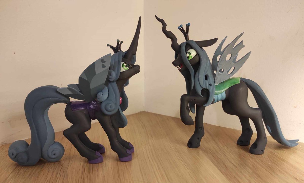 SchizophrenicFox tweet media