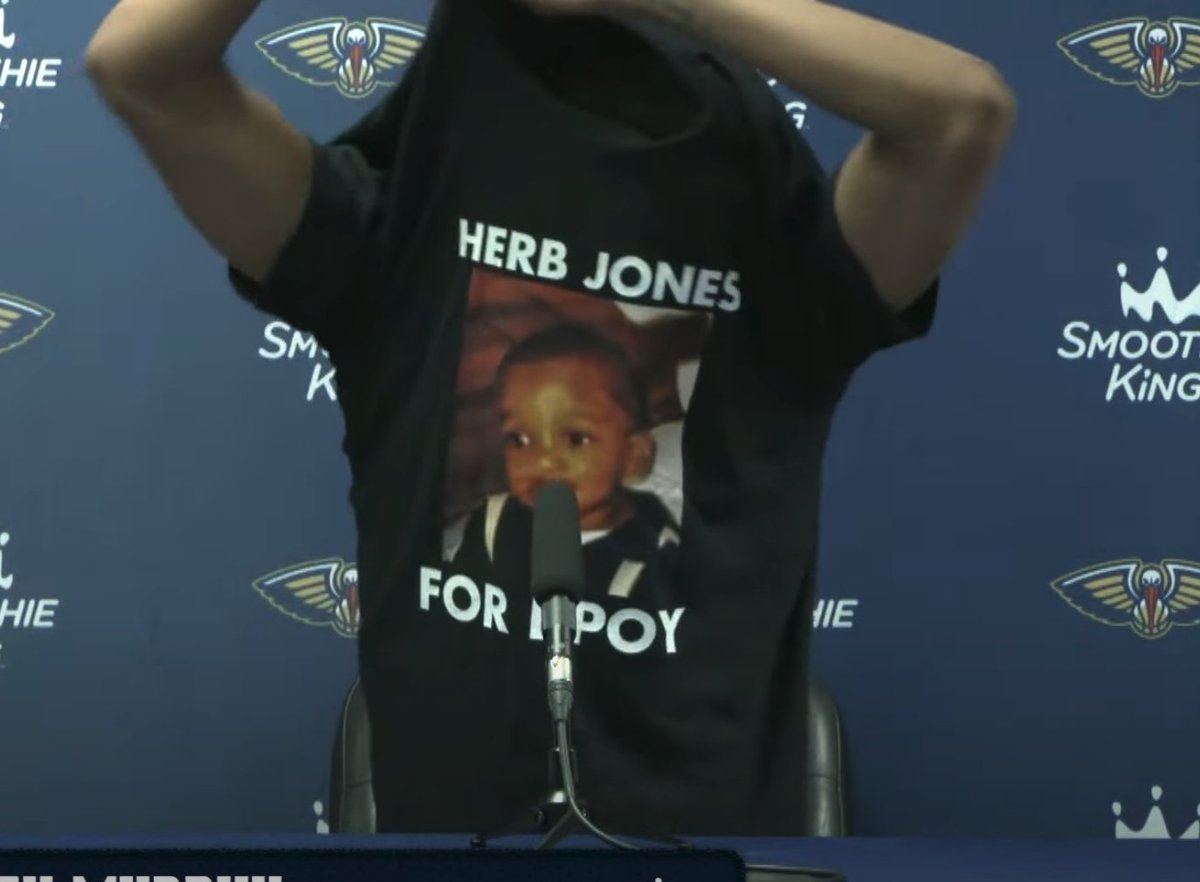 retro_pels's tweet photo. Trey Murphy gets the ball rolling with his Herb Jones for DPOY shirt https://t.co/72nh343hiJ