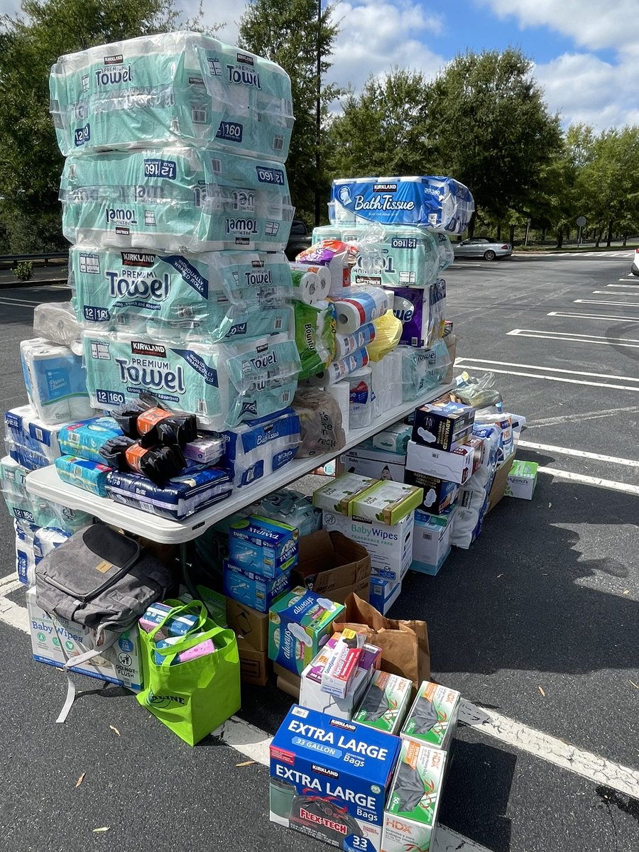 CommRickMinor's tweet image. Proud to support the #HurricaneHelene Relief supply drive organized by @Greg_Tish, @AllisonTantFL, and Jimmy Goodman of the @LeonSheriff’s Office.  Thanks to everyone who was able to stop by and donate food &amp;amp; supplies for Taylor/Madison Counties! #Helene #LeonReady #IHeartTally