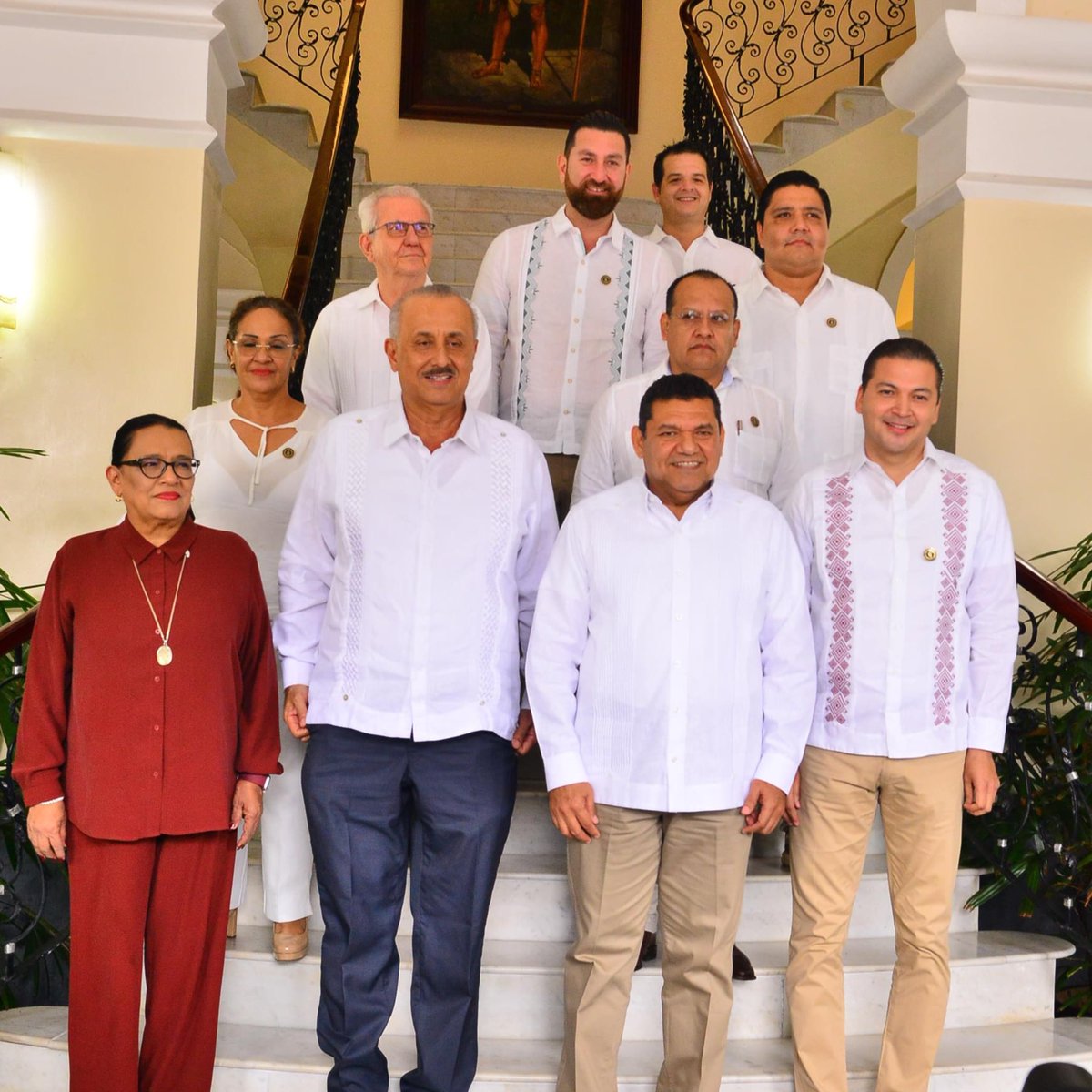 Orgullosos de nuestro coordinador parlamentario <a href="/Miguel_moheno/">Miguel Moheno</a> representando a nuestro partido en la Comisión de Honor en la toma de protesta de <a href="/TabascoJavier/">JAVIER MAY</a>. Liderazgo y compromiso por un futuro mejor para Tabasco. #OrgullosoDeNuestroPartido #Liderazgo #Tabasco