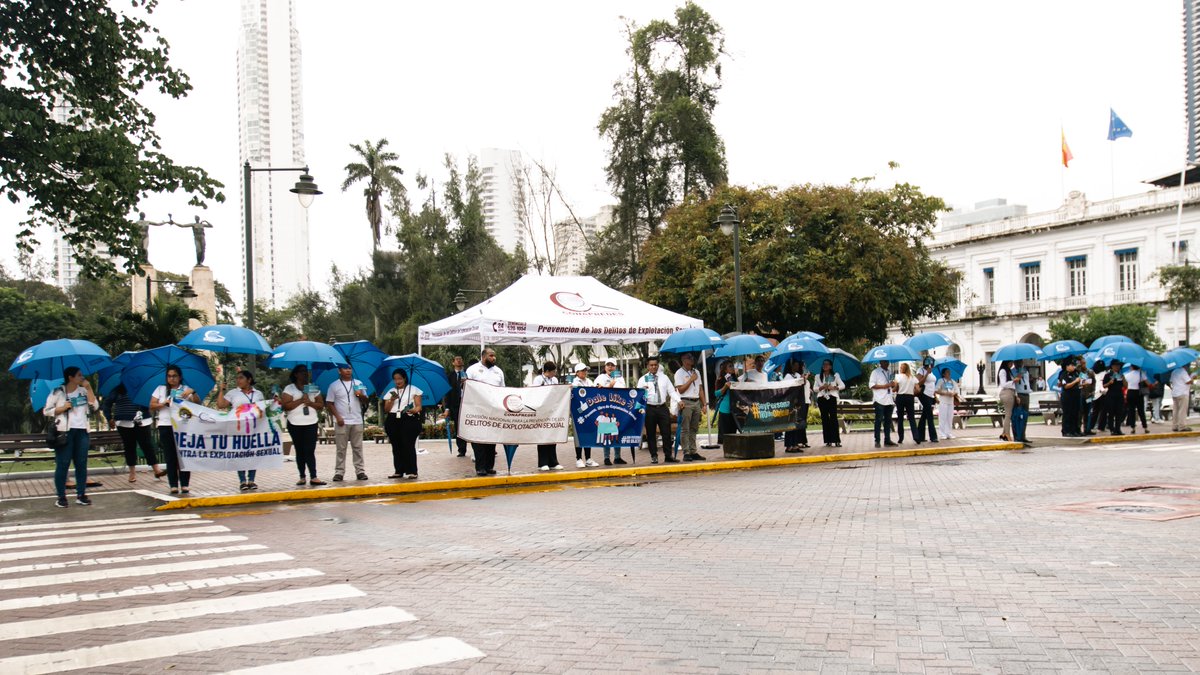 PGN_PANAMA's tweet photo. A nivel nacional, la #Conapredes y la @PGN_PANAMA realizaron de manera simultánea una gran #CadenaHumana a nivel nacional, junto a las instituciones que la conforman.
#DaleLIKE
#Panamá #LibreDeExplotaciónSexual #SonPersonasNoObjetos https://t.co/yB3jFfDBLM