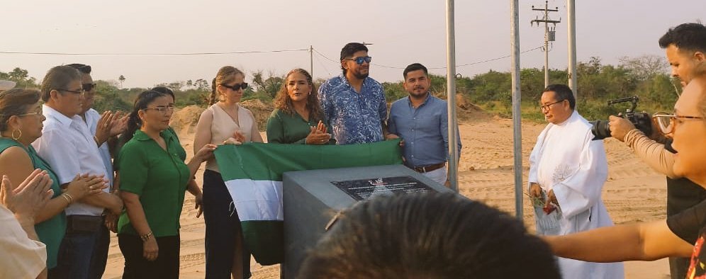 #SantaCruz
El jefe nacional de Inocuidad Alimentaria del SENASAG, Dr. Gonzalo Coímbra Correa participó de la inauguración del matadero de Pollo de la Asociación de Propietarios de Peladores de Pollo a Mano Andrés Ibáñez (APMAI).