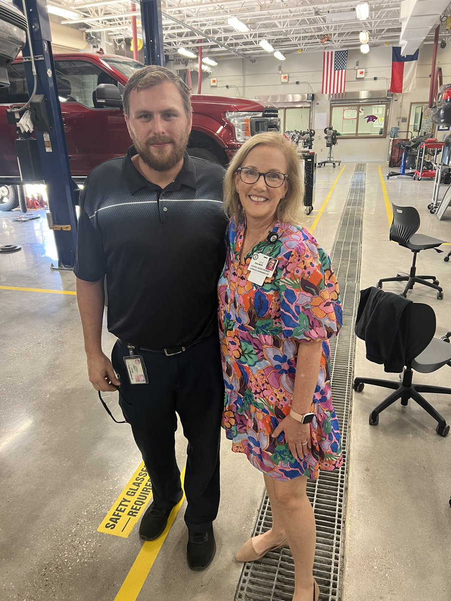 Julie Hinaman tweet media