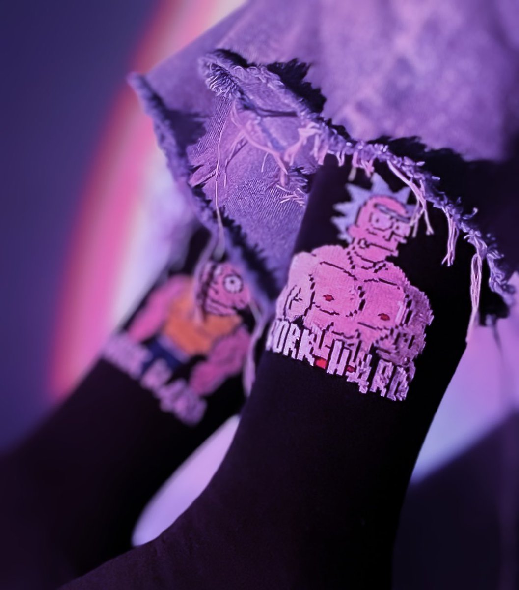 sicko_socks's tweet photo. 💪 اكسر الحديد ياوحش، واستمتع أكثر مع شراباتنا الرياضية!  
مصممة عشان تعطيك الراحة و التحفيز في الجيم، خصوصا لما بتكسر وزن 🏋🏻.  
مع جواربنا، مافي حدود لطموحك!  
#جوارب_رياضية #اشتغل_واستمتع #راحة_وأداء https://t.co/m5dRJ09b5N