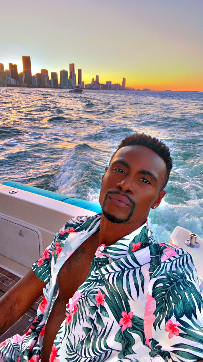 CEO enjoying some time in Miami while still working for a client’s event ..: #bartender #kdliquidlove  Kory D .. CEO