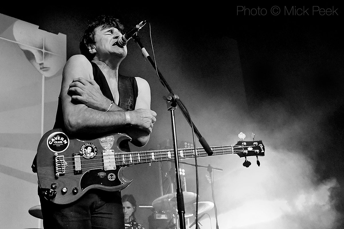 Mick Peek (@mickpeek) on Twitter photo “In a cold world, how will it be?”
The excellent <a href="/chameleonsmark/">Mark Burgess</a> captured during the <a href="/ChameleonsBand/">The Chameleons</a> brilliant hometown show in Middleton last Month 😊
#TheChameleons #MarkBurgess #RegSmithies #ToddDemma #StephenRice #DannyAshberry
📸 <a href="/mickpeek/">Mick Peek</a> “In a cold world, how will it be?”
The excellent <a href="/chameleonsmark/">Mark Burgess</a> captured during the <a href="/ChameleonsBand/">The Chameleons</a> brilliant hometown show in Middleton last Month 😊
#TheChameleons #MarkBurgess #RegSmithies #ToddDemma #StephenRice #DannyAshberry
📸 <a href="/mickpeek/">Mick Peek</a>