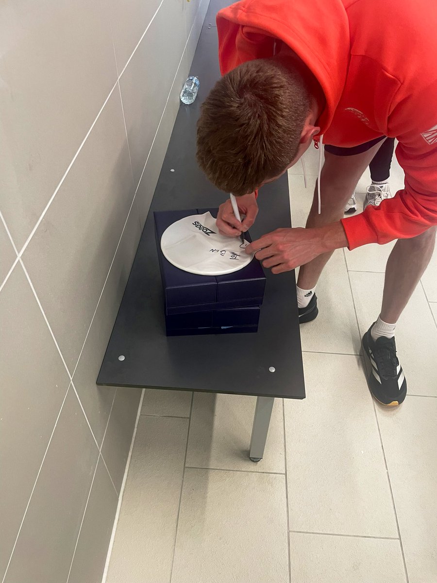 What an amazing day for our School of Swimming! 😄

Today we welcomed Duncan Scott, Scotland’s most decorated Olympian 🏊‍♂️

Thank you <a href="/Dunks_Scott/">Duncan Scott OBE</a> for taking the time to come and meet with us. We are so grateful for you answering our questions and showing us your medals 🏅