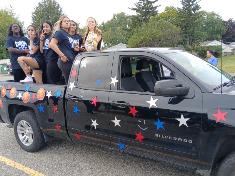 Late, but the Lady Titan’s basketball representing at Homecoming 👏🏼🏀👏🏼🏀