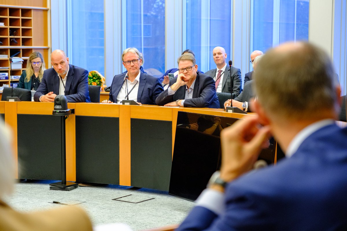 CDU/CSU in Europa (@cdu_csu_ep) on Twitter photo Auch Europa braucht eine #Agenda2030 , für Wirtschaftswachstum, Arbeitsplätze und Wohlstand.
Gemeinsam arbeiten wir daran in Deutschland 🇩🇪und Europa 🇪🇺. Danke <a href="/_FriedrichMerz/">Friedrich Merz</a> für Deinen Besuch in Brüssel❗️ Auch Europa braucht eine #Agenda2030 , für Wirtschaftswachstum, Arbeitsplätze und Wohlstand.
Gemeinsam arbeiten wir daran in Deutschland 🇩🇪und Europa 🇪🇺. Danke <a href="/_FriedrichMerz/">Friedrich Merz</a> für Deinen Besuch in Brüssel❗️