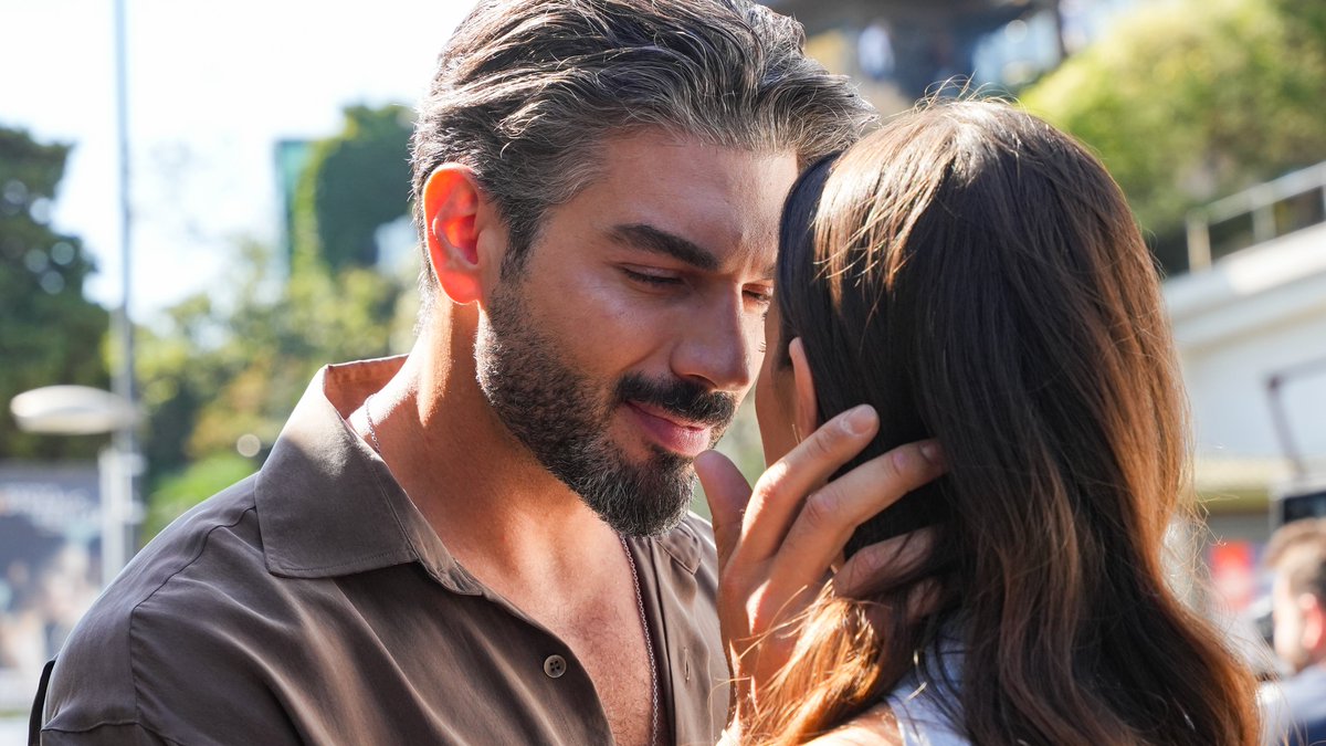 karadutdizi's tweet photo. Sürpriiz, ekran başındayız değil mi? 😍 #ZuhTay #Karadut https://t.co/MMm0lU8WXF